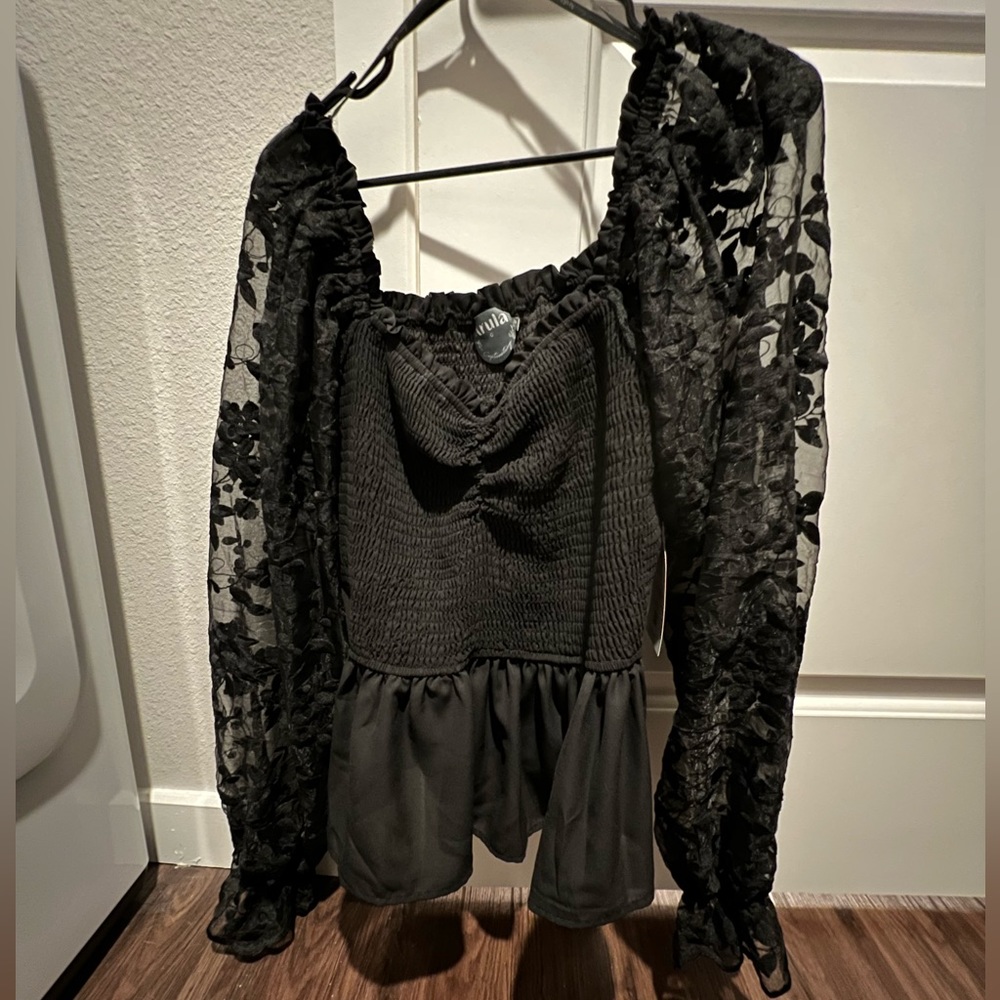 Arula Top